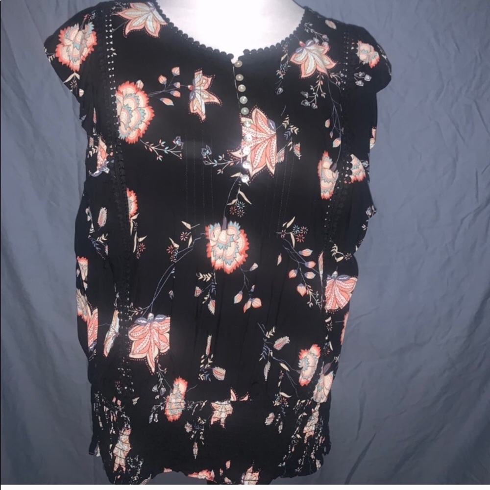 🔥5/$25 Black Floral Paisley Ruffle Top